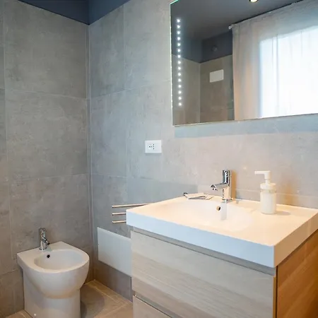 Br Train Station Apartman *