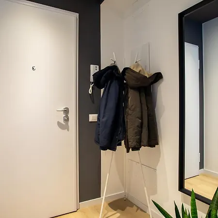 Br Train Station Apartment