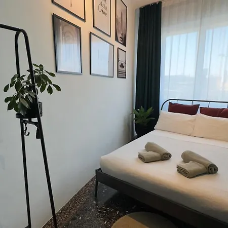 Br Train Station Apartment Treviso