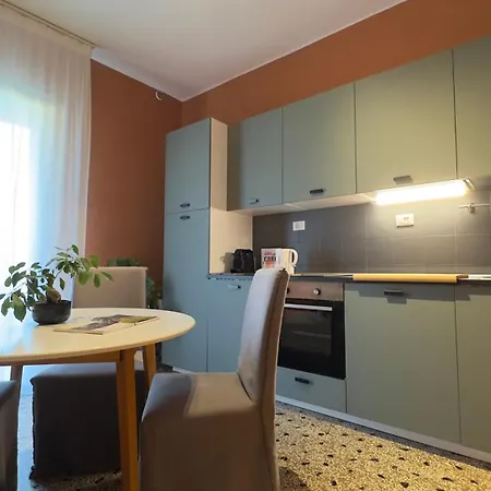 Br Train Station Apartment Treviso